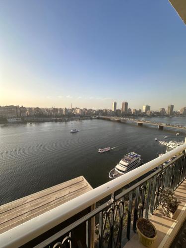 Erkély/terasz, شقة علي النيل في القاهرة 34 near Nilometer