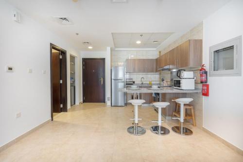 Free housekeeping visits during your stay - StayShort - Comfy 1-Bedroom Apartment Perfect for 4 in JLT, Dubaj (zdjęcie 8)