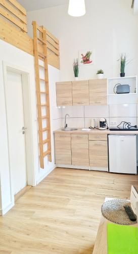 Green Apartment KM1 Small two-room apartment with terrace, Berlino (foto 3)