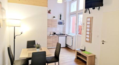 Green Apartment KM1 Small two-room apartment with terrace, Berlino (foto 8)