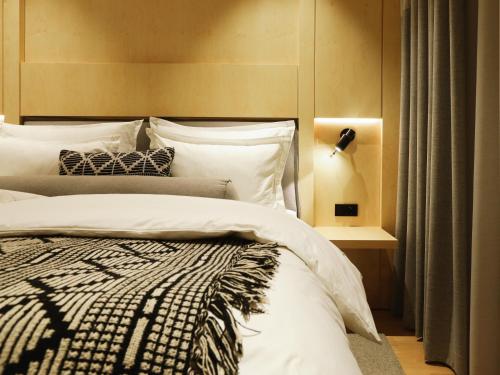 One-Bedroom Apartment image 1