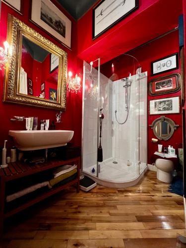 Luxury Room in central Art Nouveau building next to metro station, Milan (photo 9)