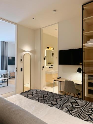 One-Bedroom Apartment image 2