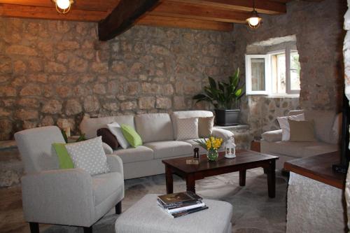 Koplietošanas atpūtas telpa ar TV, Holiday Home Brotnice in Brotnice