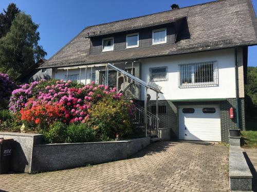NATURBLICK Apartments 3 Moderne Ferienwohnung mit Balkon in Grebenhain