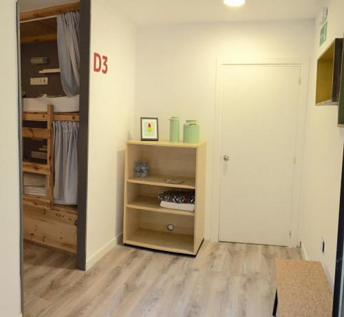 Ant Hostel Barcelona - image 2