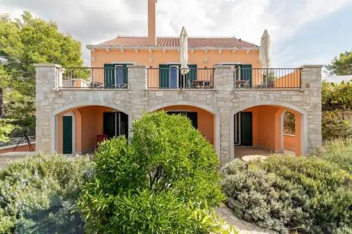 Villa Asteroídea - Tiha Mala – khách sạn tại Sutivan