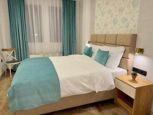 2 twin beds