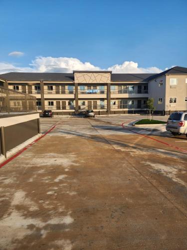 LiV Inn & Suites Houston - main image