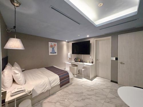 room detail thumbnail 0