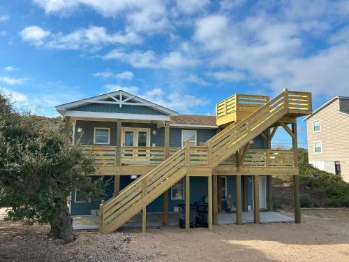 Unterkunft von außen, Outer Banks Haven New Kitchen and New Outdoor Areas in Kitty Hawk (NC)