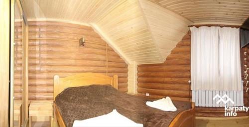 Three-Bedroom Apartment with Mountain View
