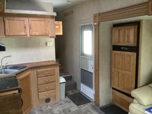 virtuve, Glamping im Wald in Mareuil (Aquitaine)