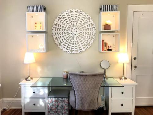 Bella room near downtown Train I-95 & beaches in Stamford, USA