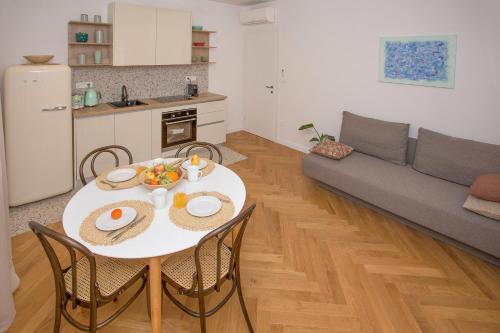New Orange Boutique Apartment L, Split