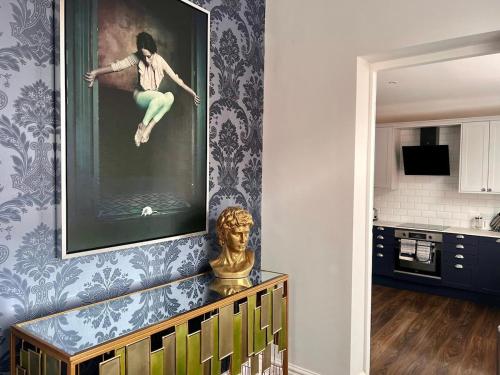 Stunning 2 bedroomed apartment on Allerton Road, Sleeps 4, Liverpool (photo 10)