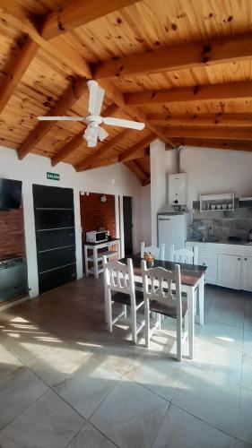 Cabañas Matices del Lago (Cabanas Matices del Lago) in Solar de los Molinos