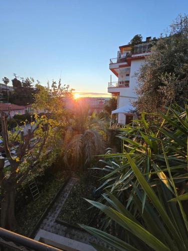 Maison calme avec jardin, proche des transports in Nizza