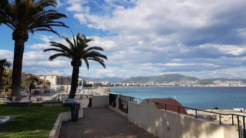 Maison calme avec jardin, proche des transports in Nizza