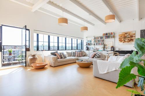 Sun-Splashed Art Deco Loft - Yoga Zone, Hackney, Londyn (zdjęcie 4)
