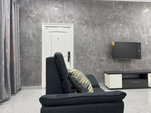 Anns Luxurious Apartments 3 - image 4