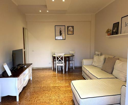 La Casa Libre Metro A Colli Albani 350 m, Roma (foto 7)