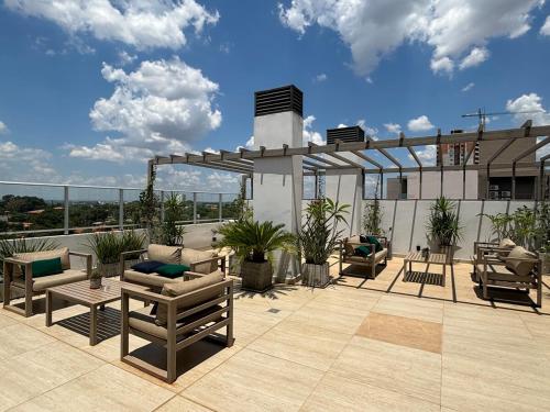 Loft with balcony and garage minutes away from corporate axis