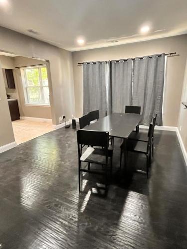 Facilities, Stella Ave Dallas in Cedar Crest