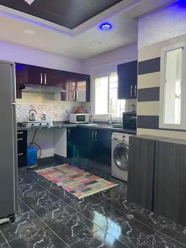 One-Bedroom Apartment image 4