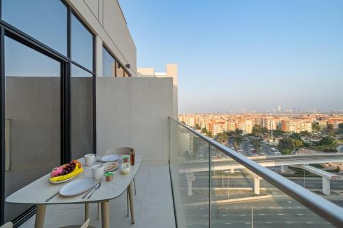 View, Studio Al Furjan by STAY IN HOMES - Marina 12min - Self checkin - Metro - Parking near IBN Battuta Mall