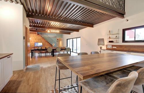 Villa Atea - piscine- 11 voyageurs Villa Atea - piscine- 11 voyageurs