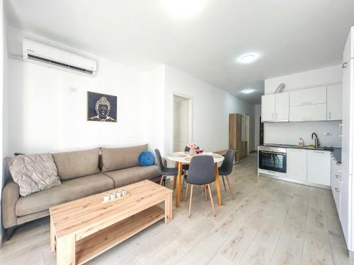 Infinite 680, Durrës (photo 5)