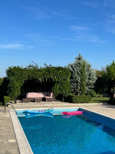 Peldbaseins, Garden Villa 2 Bedroom Villa with pool near to Sunny beach in Aleksandrovo