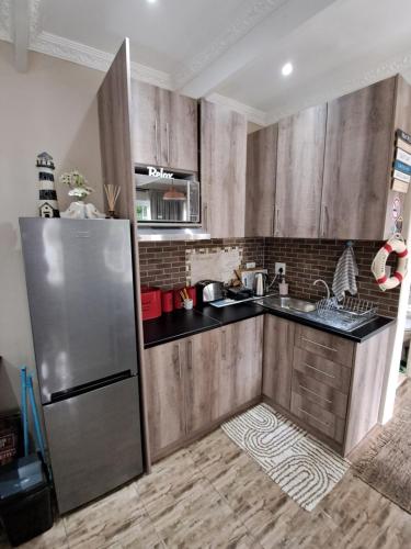 Kitchen, Seaside Paradise 1 in Kingsburgh