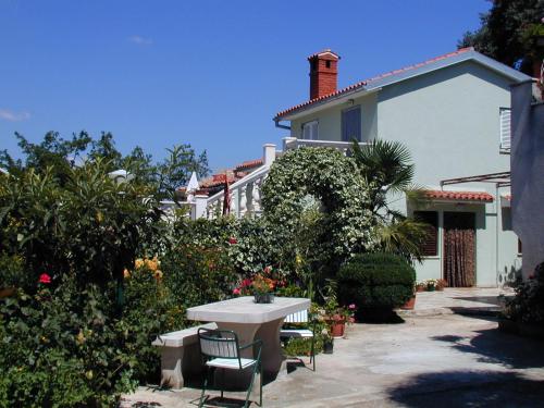  Apartments Percan Rakalj in Rakalj