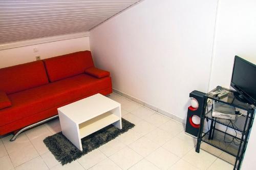 One-Bedroom Apartment image 6