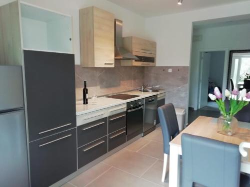 One-Bedroom apartment Standard image 4