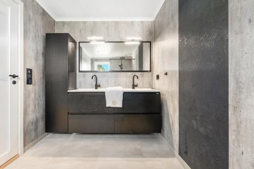 Casa Knott 4 Bedroom in Ούλστεινβικ