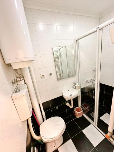 Apartment image 3