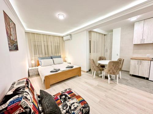 Apartment room in Modern Central Apartments RENOVATED