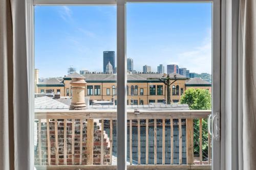 Steel City Getaway w/City View near Pittsburgh Gyermek Múzeum