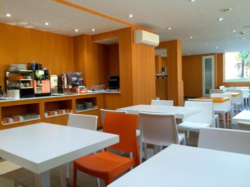 Ételek és italok, Hotel Indiana in Pinto