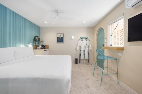 room detail thumbnail 1