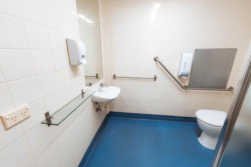 Double Room with Private Bathroom (Ages 18 plus) image 5