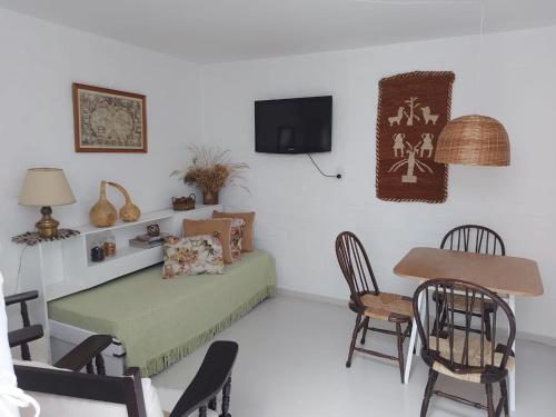 One-Bedroom Apartment image 7