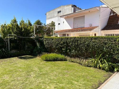 Casa con jardin metros del mar en Mar del Plata in Barrio Constitucion