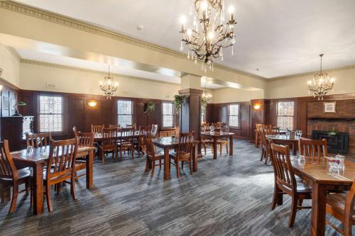 ห้องอาหาร, รอยัล โมเต็ล เทนเทอร์ฟิลด์ (Royal Motel Tenterfield) in เทนเทอร์ฟิวด์