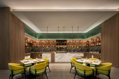 630954975 Holiday Inn Express Chongqing Nanbin Road by IHG