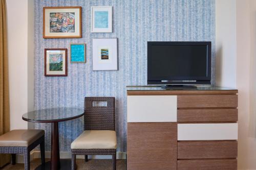 Kaimana Beach Hotel Room Type - Ocean View Queen