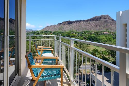 Diamond Head View Junior Suite image 2